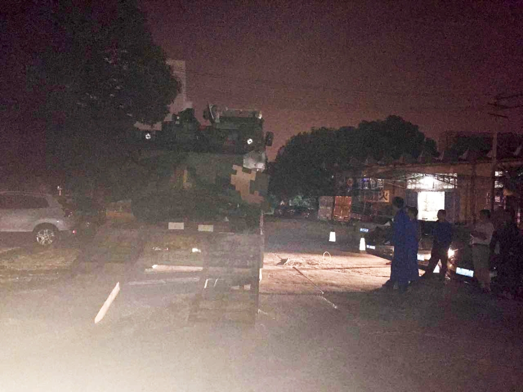 乐投网站智能SW2105工程车顺利交付部队