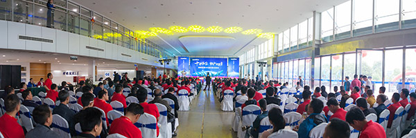 红四月，乐投网站智能挖掘机促销会节节攀升