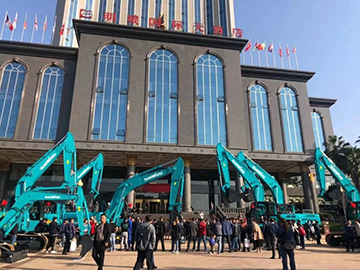 5千万! 乐投网站智能挖掘机订货会创新高