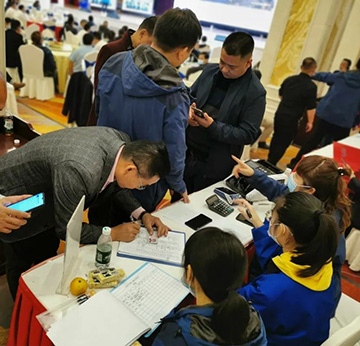 5千万! 乐投网站智能挖掘机订货会创新高
