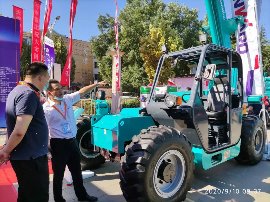 乐投网站智能高空作业设备“吸睛”雄安展