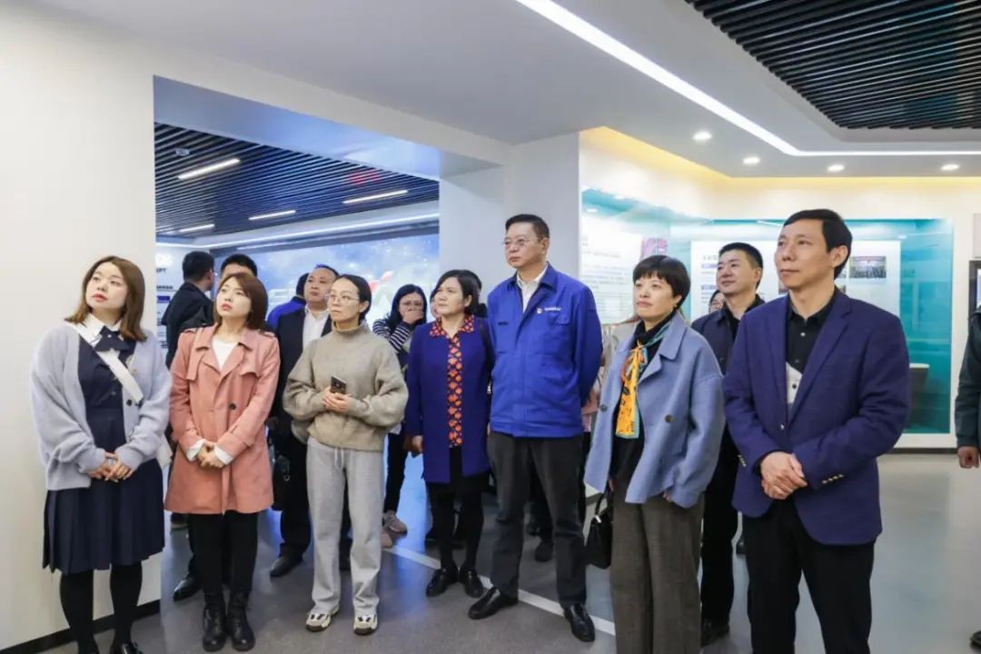 民主党派湖南省委机关青工委团队一行考察乐投网站智能