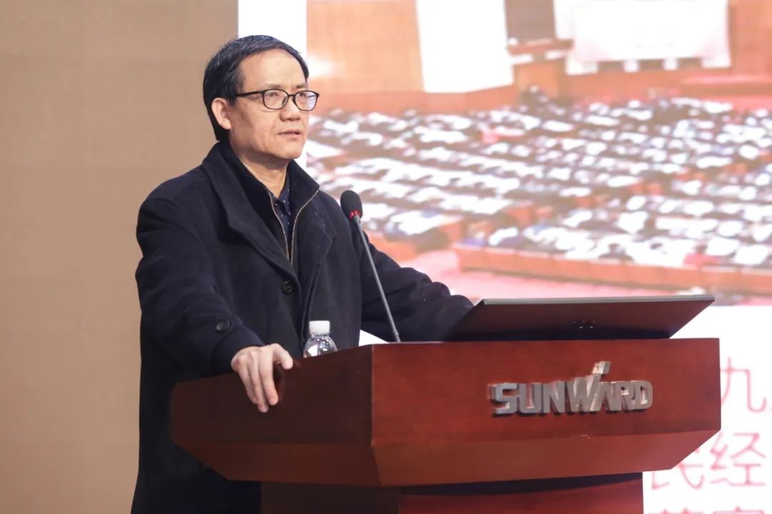 乐投网站智能中高层干部晚间集中“充电”