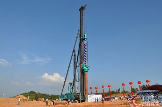 慧聪网——乐投网站智能双动力头强力多功能钻机工法研讨会举行