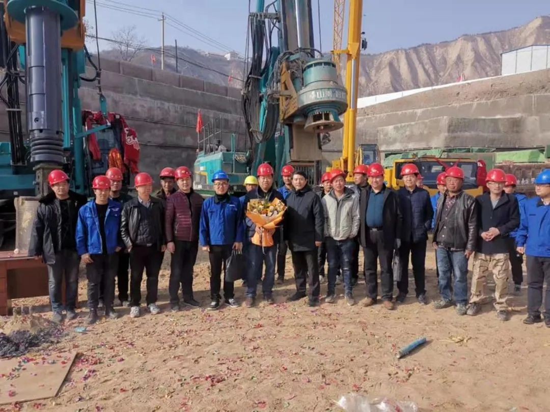 金戈铁马工程路 风雨无阻选乐投网站