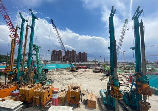 大国重器!乐投网站智能超级装备助力北京城市副中心综合交通枢纽站建设