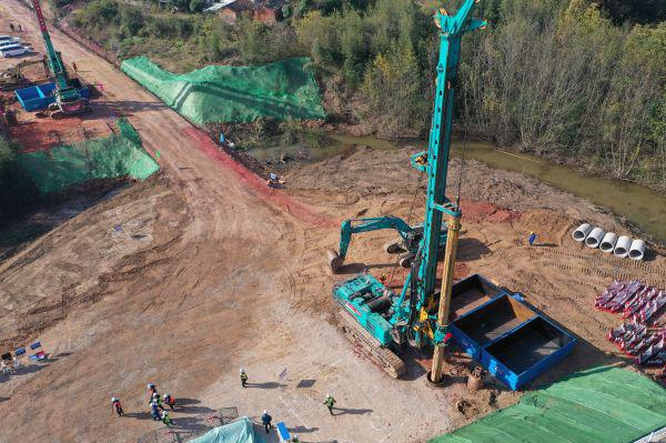首根桩基开钻！乐投网站智能助力新建沪渝蓉高速铁路建设