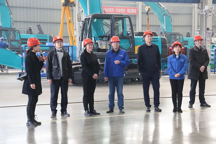 中国上市公司协会党委委员、副秘书长刘翠兰一行调研乐投网站智能