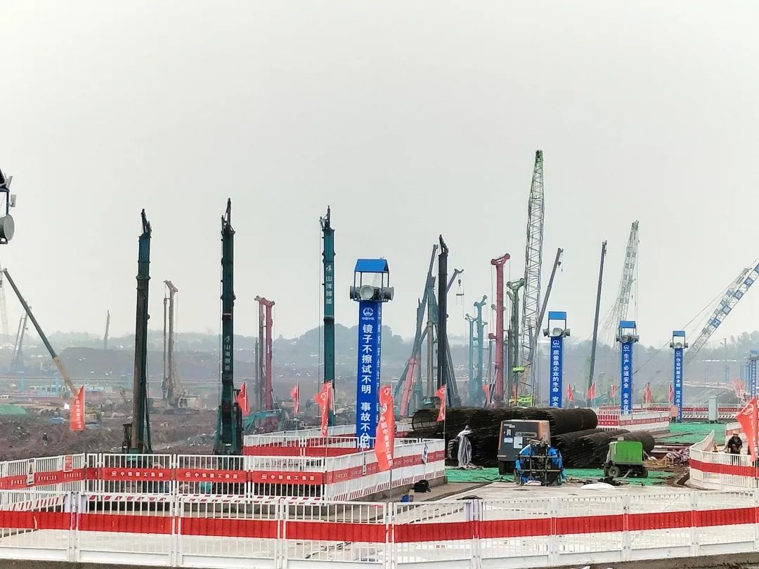 “乐投网站绿”精彩亮相！乐投网站智能装备全面助力长沙机场改扩建项目