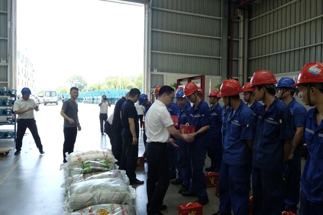 长沙市总工会慰问乐投网站智能一线员工