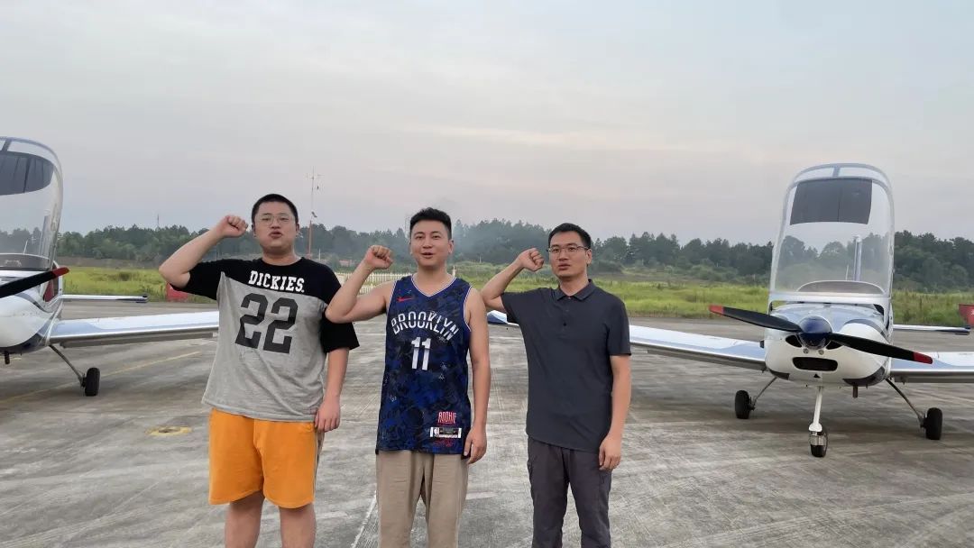 冲上云霄！湖南乐投网站通航学员成功单飞
