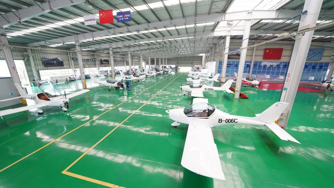 23个月交付100架！乐投网站航空第 199、200 架阿若拉飞机顺利下线交付