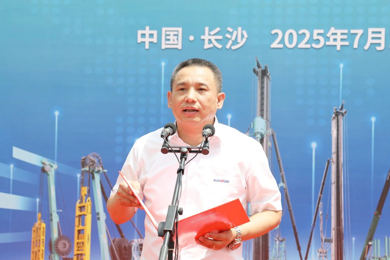 “破纪录王者”再出征！乐投网站智能SWDM800旋挖钻机成功交机