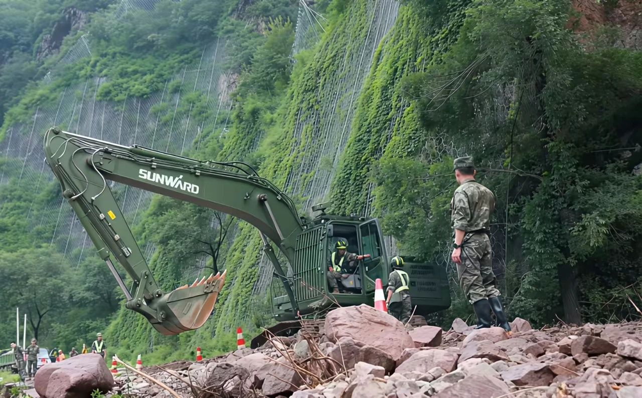 关注！乐投网站智能应急救援装备助力武警冲锋北京暴雨抢险救灾一线！